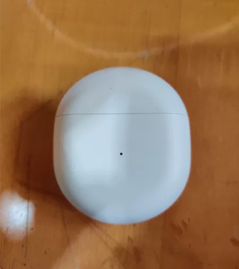 一加耳机仓+左耳（右耳丢失）。耳机正常可以...