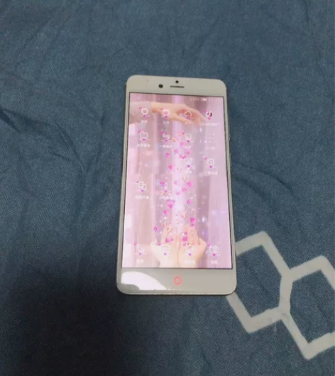 努比亚手机Z17，664GB，运行顺畅，外...