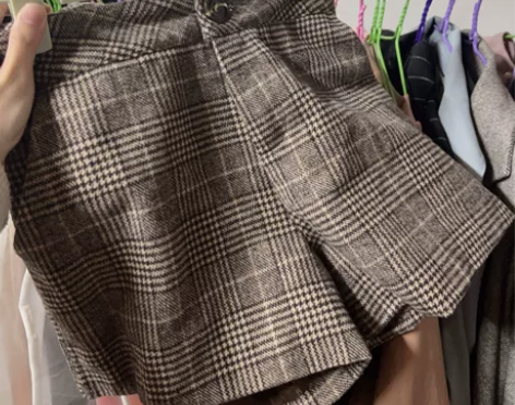 复古格子短裤女 上身炒鸡好看可是我穿不了了...