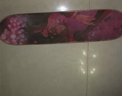 dbh滑板 买来自己没怎么滑 借给朋友了 ...