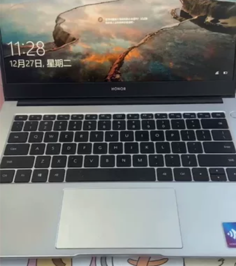 因公司给配新电脑，个人闲置出售21款荣耀1...