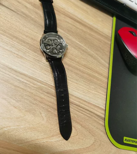 天王手表，因为本人要买红旗H5资金短缺，迫...