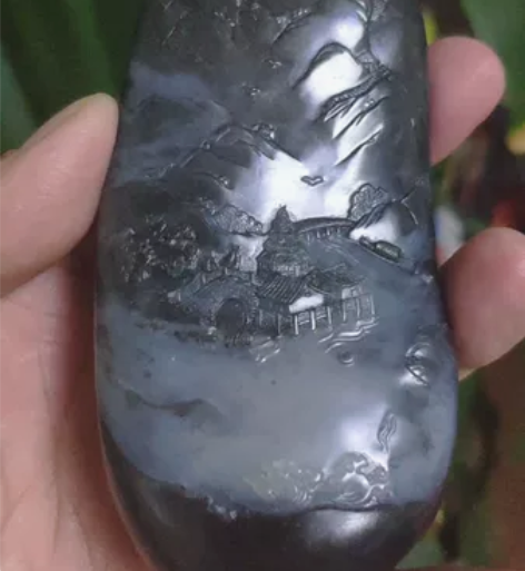 和田玉青花山水,青年玉雕大师蒲阳亲工雕刻,...