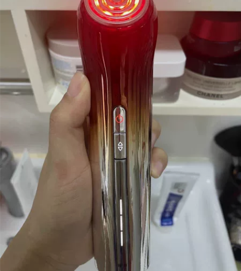 旗舰店买的雅萌五代美容仪，第一次看见美容仪...