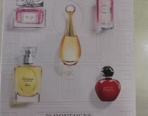 Dior香水城堡，里面的香水都没怎么用过，...
