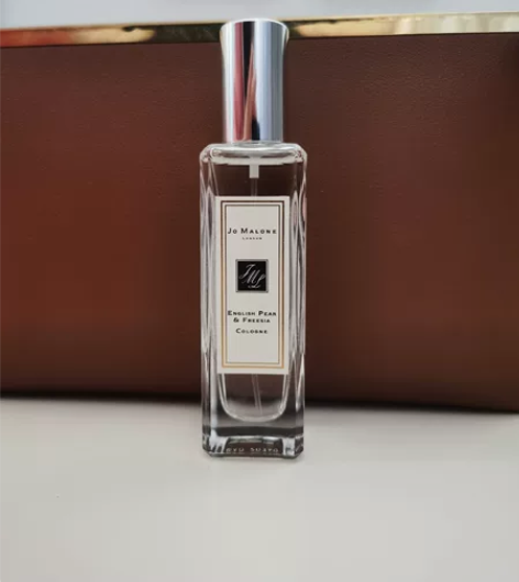 祖马龙香水英国梨,去年朋友结婚当伴娘的伴手...