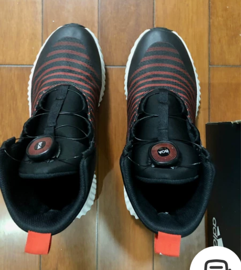 阿迪达斯儿童冬季运动鞋（男女孩都适宜） 突...