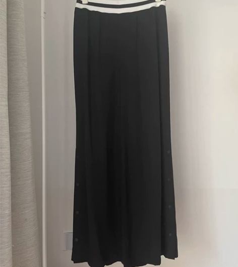 黑色阔腿裤 裤长100cm，腰围66cm，...