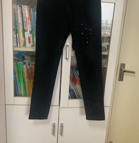 瑛莎牛仔裤女 如图！裤子面料柔软！不是特别...