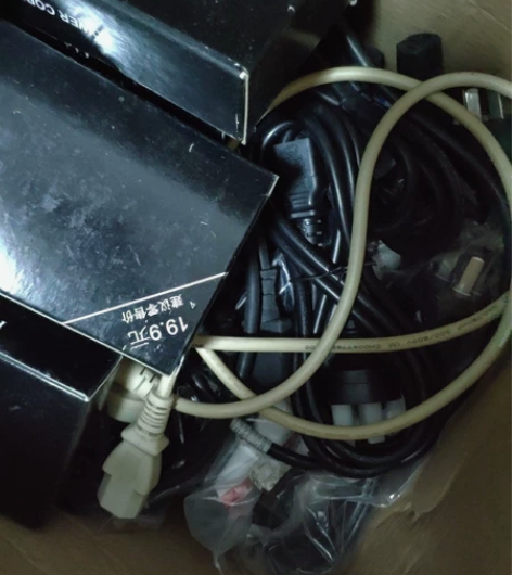 闲置电脑电源线，有新有旧，随机发，质量保证...