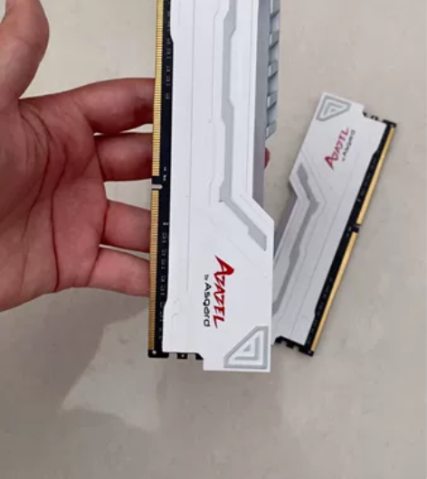 电脑内存条，双8g！男朋友总打游戏所以我把...