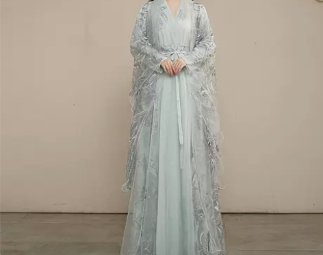 汉服转让，买汉服送古装假发，再送古装头饰。...