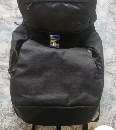 耐克欧文Kyrie篮球包 基本全新 感兴趣...