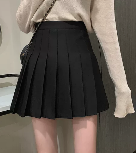 抖音入手的百褶裙，M码当时试了感觉大小合适...