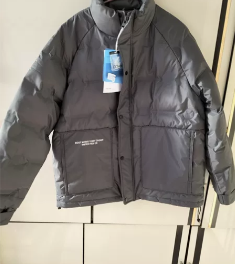 灰色羽绒服2xl全新的， 感兴趣的话点“我...