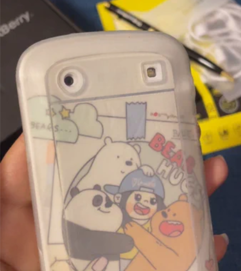 三网通，黑莓手机。高三时候买的，用过几周，...