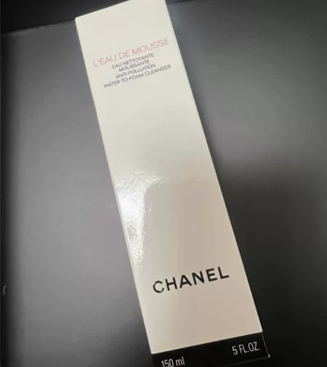 香奈儿泡沫慕斯洁面 全新未拆封 感兴趣的话...