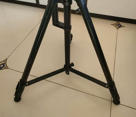 转让一个马丽牌铝合金画架，功能正常，可以使...