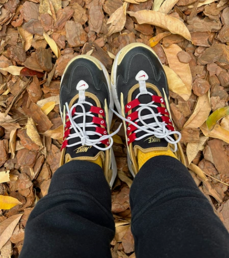 Nike36吗运动鞋,如图,穿了一两次,鞋...