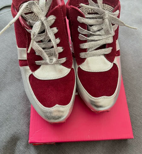 闲置 女鞋 内增高三厘米左右 酒红色 36...