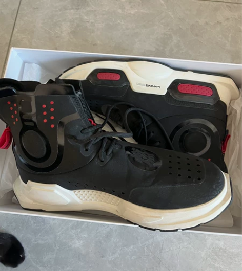 李宁运动鞋 感兴趣的话点“我想要”和我私聊...