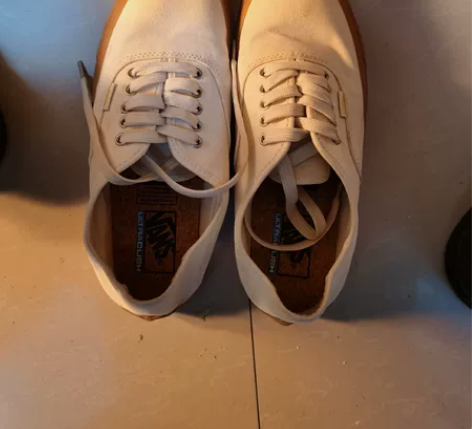 vans板鞋42码。 感兴趣的话点“我想要...