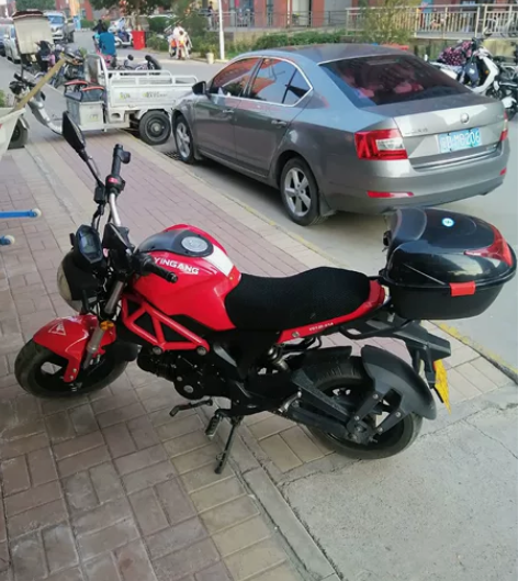 银钢125摩托车，2016年12月份出厂，...