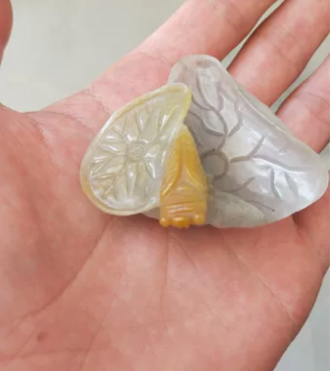 老翡翠,荷叶笔洗玉雕 感兴趣的话点“我想要...