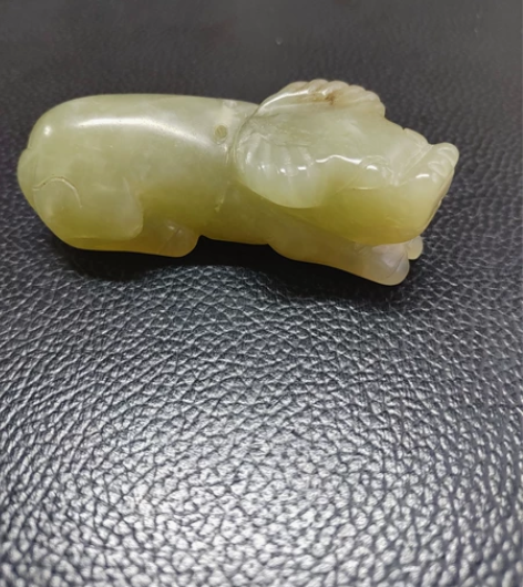 玉雕小牛,造型生动可爱。偏远不包邮 感兴趣...
