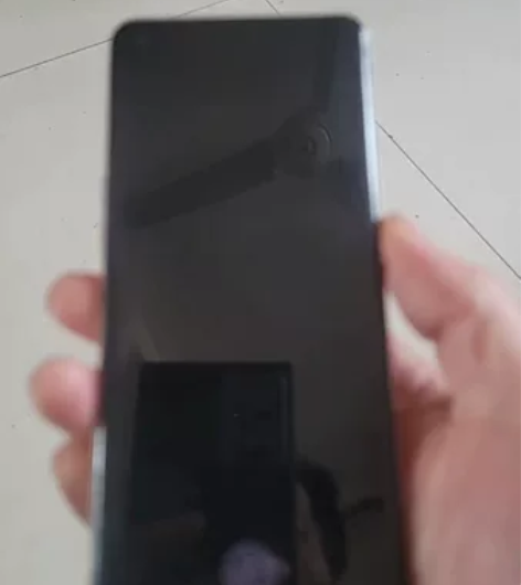 出 oppofidx3pro手机一部，外观...