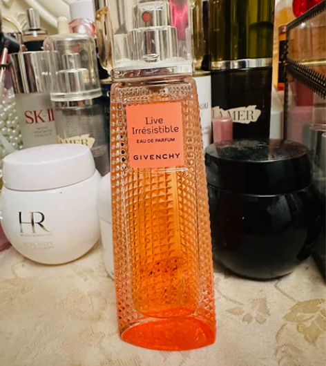 纪梵希正品香水,专柜购入,使用次数1.2次...