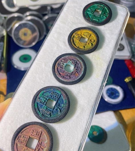 开元调色盘!收藏级别!艳黄!朱砂红!满结晶...