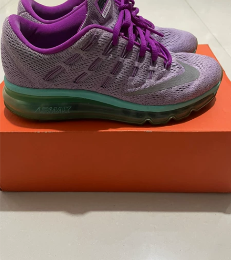 正品耐克女全掌气垫跑鞋37.5码 耐克女鞋...