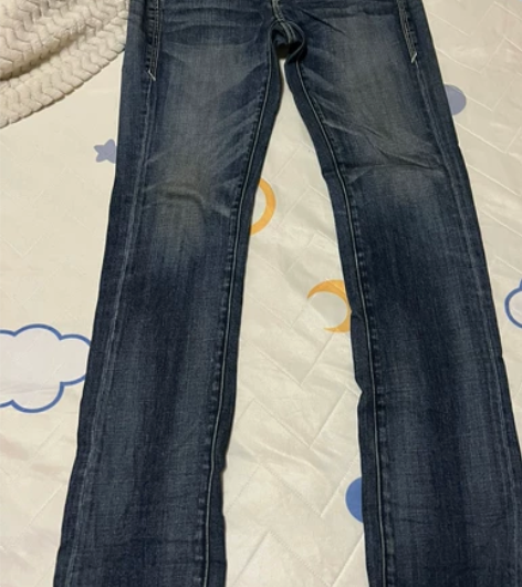 女款牛仔裤,新旧如图包邮出,67腰围,裤长...