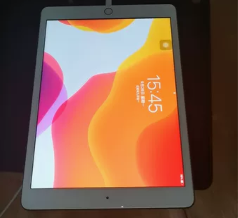 iPad第七代，128G内存，剩下自己看爱...