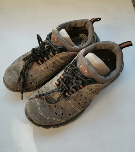 骆驼牛皮反绒透气休闲鞋，36码，此鞋很舒适...