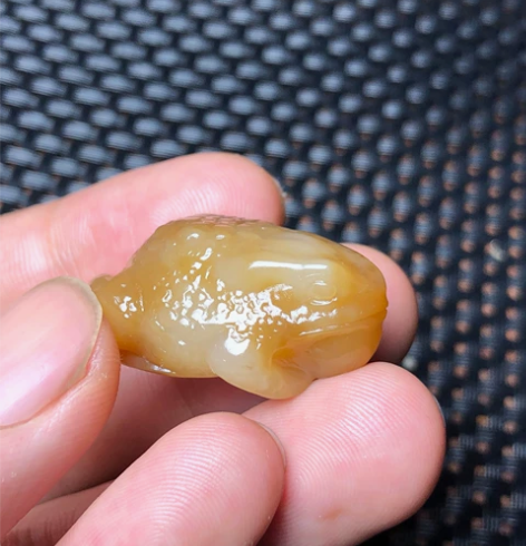 精品和田玉吊坠，挂件，玉雕青蛙，呱呱来财 ...