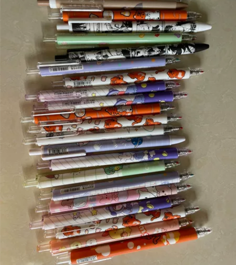 23支笔 全新 还有红冒 按动中性笔 感兴...