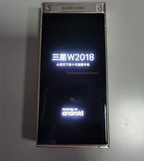 三星w2018黄金版,95新,无拆修。 一...