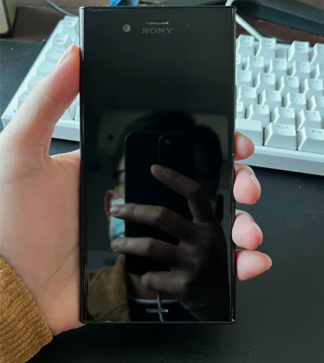 闲置手机占地方,索尼xz1非国行不知道什么...