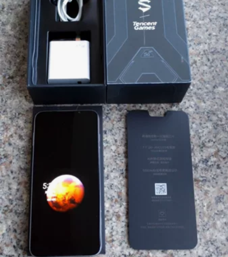 九成新黑鲨3 Pro,12+512G CP...