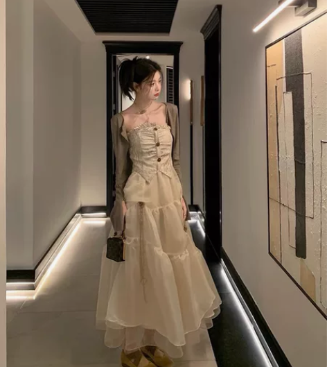 范智乔法式收腰连衣裙女夏小众设计感抹胸裙气...