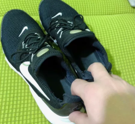 NIKE耐克男运动鞋,成色自观,无破损,已...