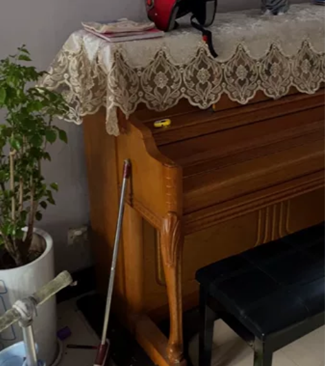 孩子钢琴老师给推荐的，搬家携带不便，低价转...
