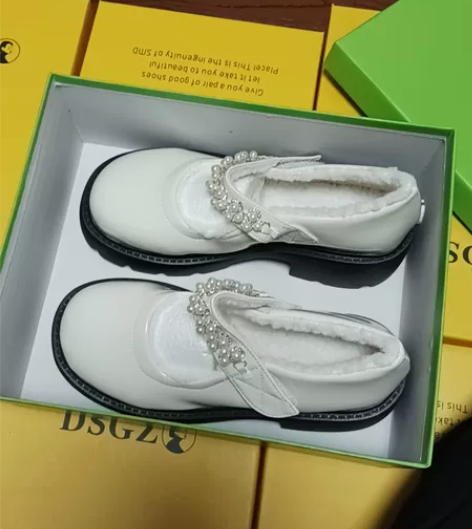 包邮全新38码白色软皮玛丽珍单鞋!样品处理...