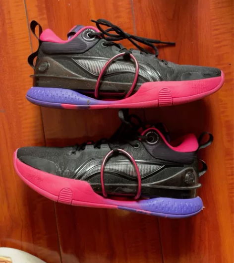 李宁闪击8 黑红色无磨损  本人不打球 仅...