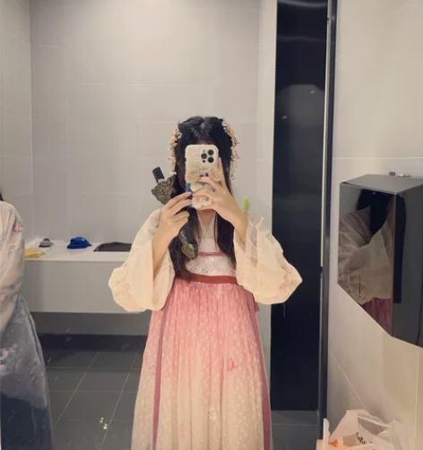 (出)七月夕家 衣服糖果 汉服 仅学校戏剧...