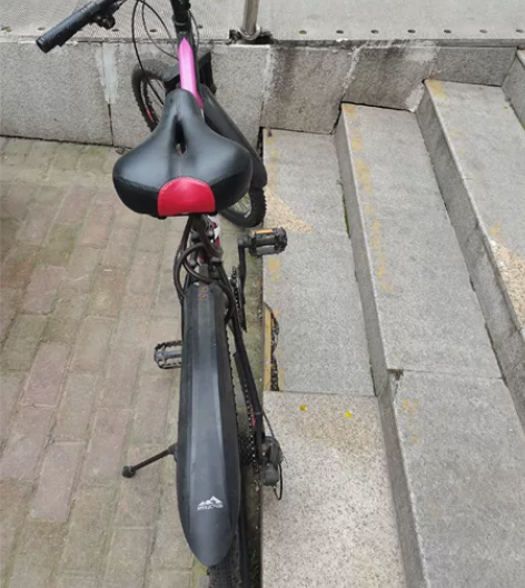 美利达勇士300D自行车，很少骑。跟新的差...