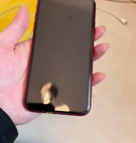 ?苹果11，64G国行全网通双卡双待 红色...