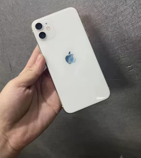 美版苹果11黑解64G单卡全网通，和国行一...